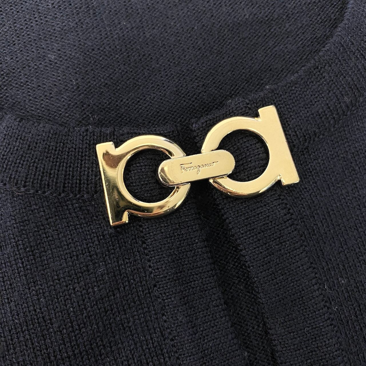 Salvatore Ferragamo サルヴァトーレフェラガモ ガンチーニ ハイゲージ セーター ネイビー ウール ロングスリーブニット レディース AB