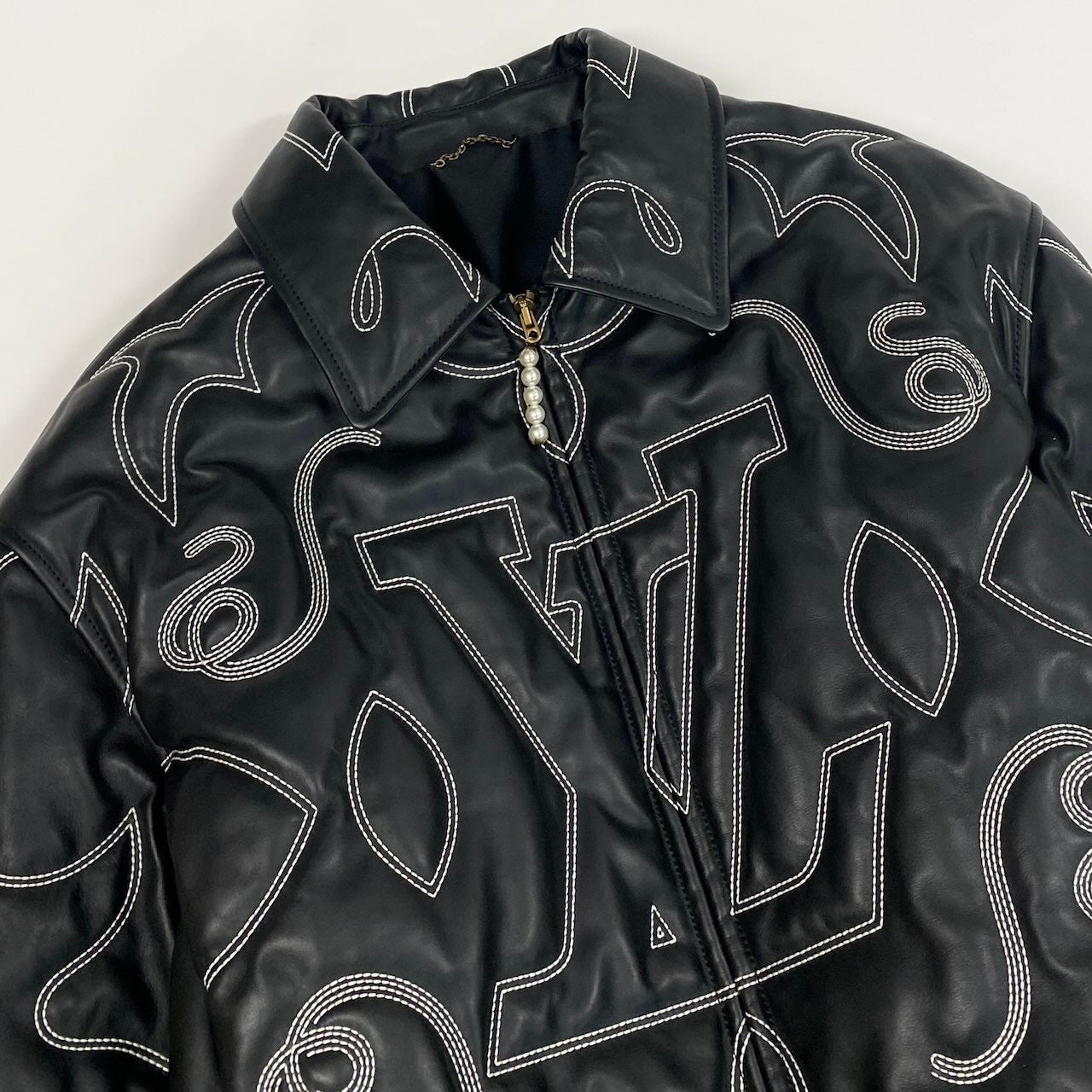 LOUIS VUITTON ルイヴィトン エンブロイダリー レザーボンバージャケット ブラック レザー / 牛革 その他アウター メンズ A