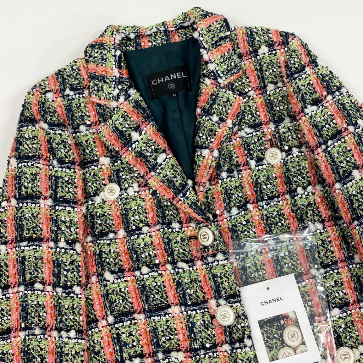CHANEL シャネル 2020クルーズライン スパンコール混 4Pジャケット ココマークボタン マルチカラー ポリアミド / ポリエステル / コットン シルク ウール P62793 その他アウター レディース SA