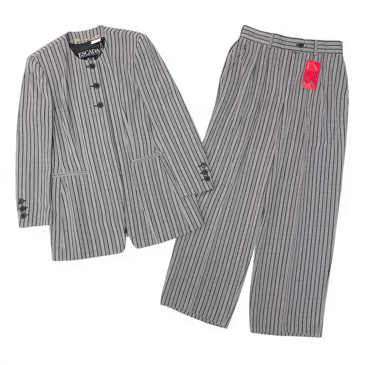 ESCADA エスカーダ パンツスーツ ノーカラー ロングジャケット タックパンツ ストライプ柄 サイズ38 ブラック グレー ウール / シルク / ナイロン セットアップ レディース S