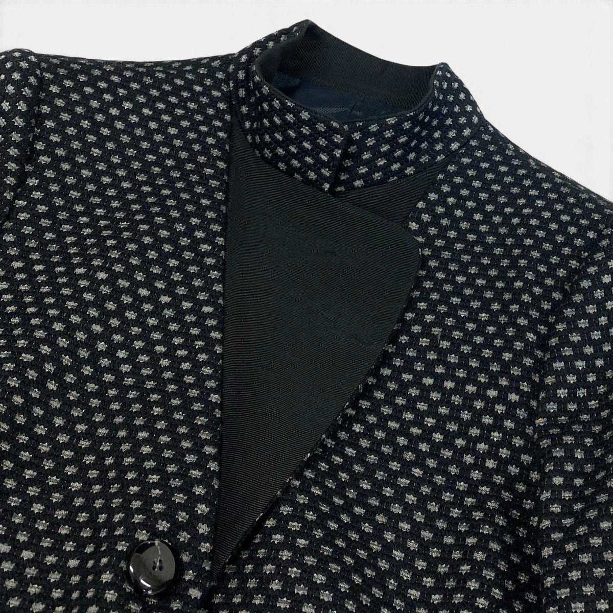 ARMANI COLLEZIONI アルマーニコレッツォーニ 総柄 立体刺繡 ブラック ウール / レーヨン / ポリエステル テーラードジャケット レディース AB