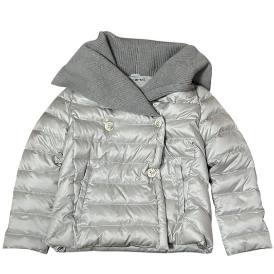 ISSEY MIYAKE イッセイミヤケ グレー ポリエステル / ウール / ダウン フェザー IM83FD518 ダウンジャケット レディース AB