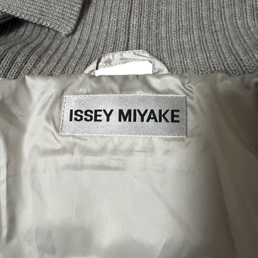 ISSEY MIYAKE イッセイミヤケ グレー ポリエステル / ウール / ダウン フェザー IM83FD518 ダウンジャケット レディース AB