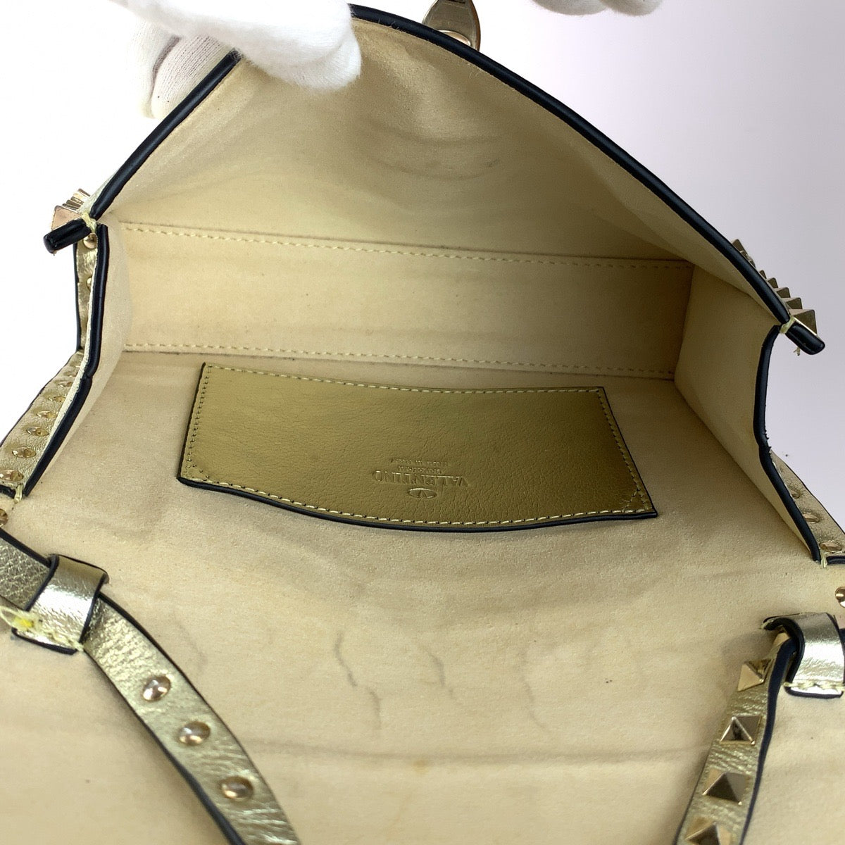 Valentino Garavani ヴァレンティノ ガラヴァーニ ロックスタッズ ゴールド ゴールド金具 レザー ショルダーバッグ クラッチバッグ 2WAY レディース AB42