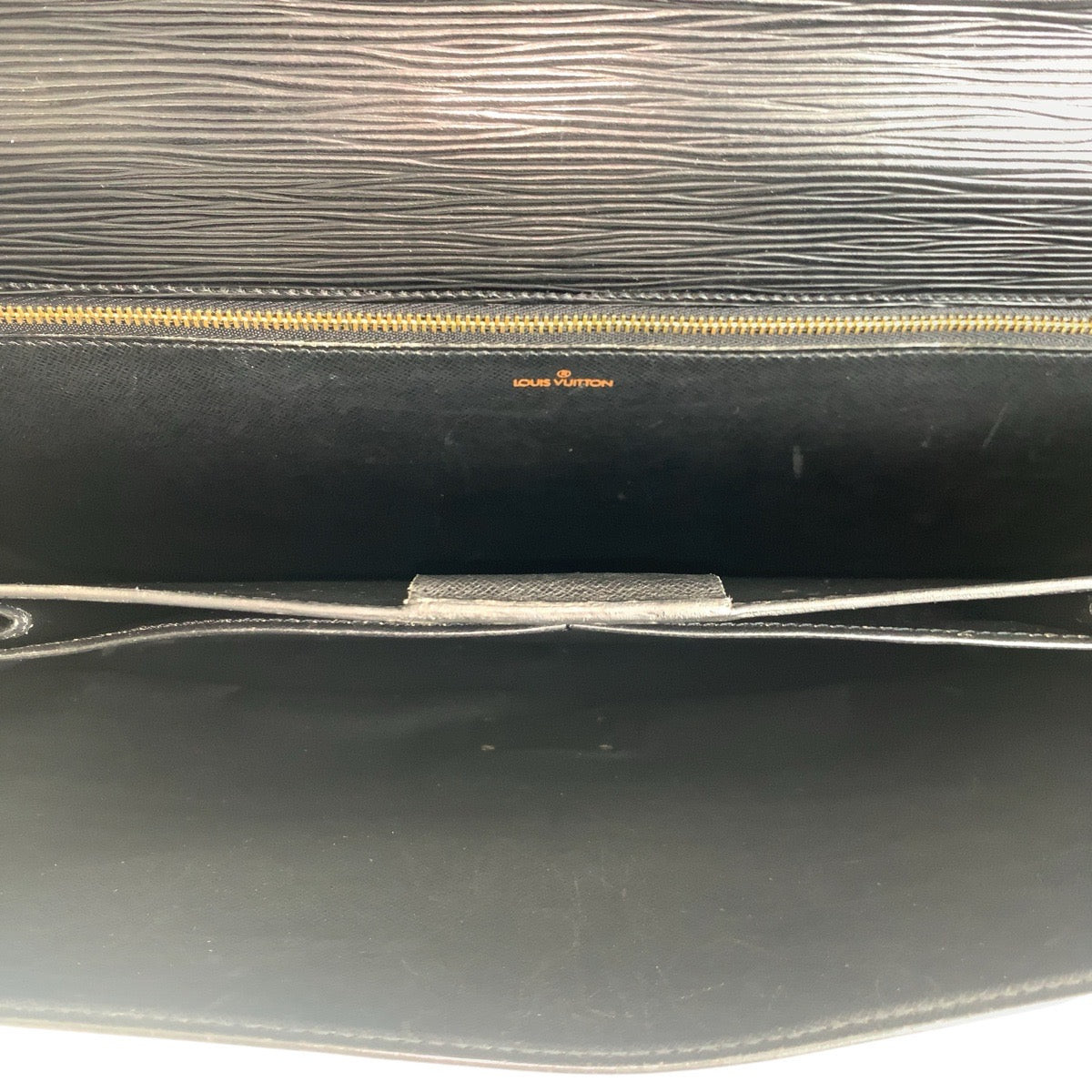 17410
LOUIS VUITTON ルイヴィトン エピ セルヴィエッ ト コンセイエ ノワール 黒 ゴールド金具 エピレザー M54422 ビジネスバッグ ブリーフケース  メンズ AB40