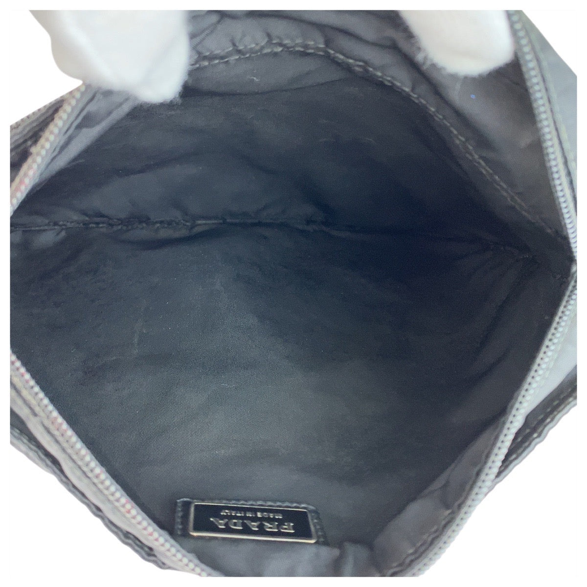 16510
PRADA プラダ テスート 三角ロゴプレート ブラック 黒 シルバー金具 ナイロン ショルダーバッグ サコッシュ メンズ AB26