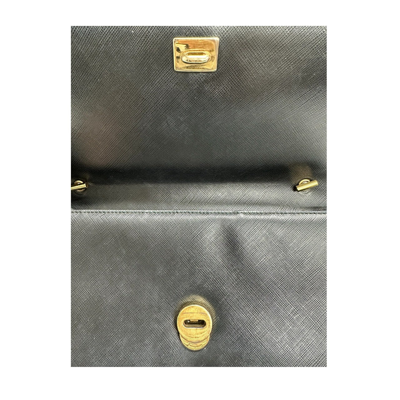 Salvatore Ferragamo サルヴァトーレフェラガモ ヴェラ ネイビー レザー ショルダーバッグ レディース AB