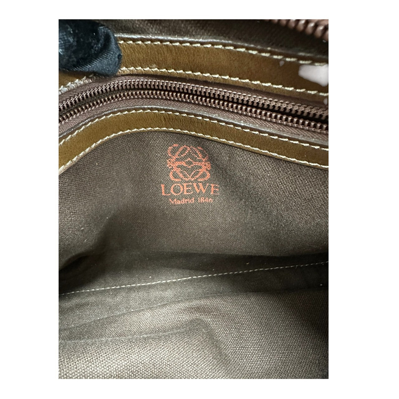 LOEWE ロエベ アナグラム ブラウン キャメル ゴールド金具 レザー ショルダーバッグ レディース AB