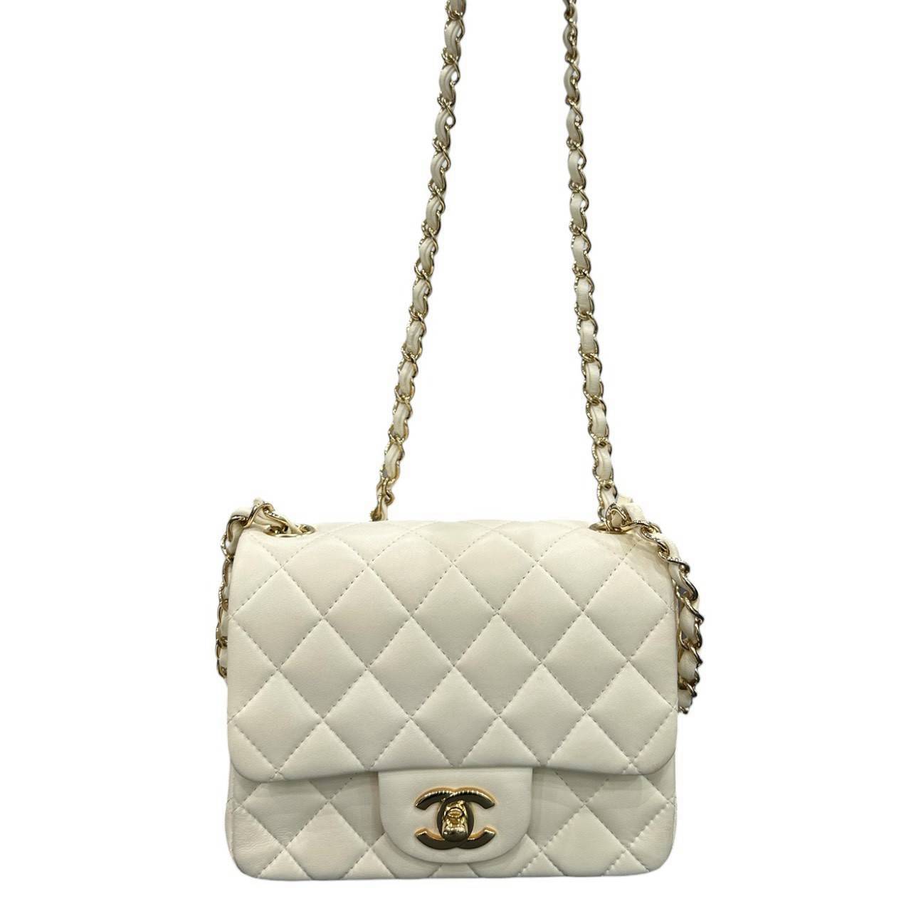 CHANEL シャネル マトラッセ ホワイト ラムスキン ショルダーバッグ レディース AB
