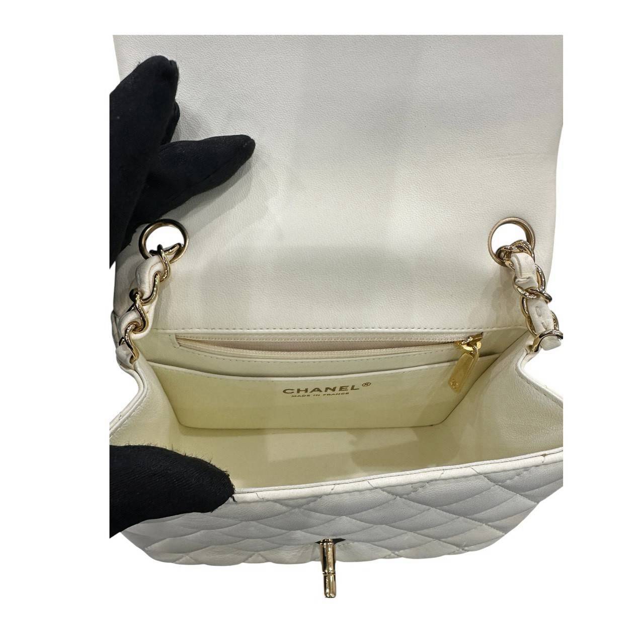 CHANEL シャネル マトラッセ ホワイト ラムスキン ショルダーバッグ レディース AB