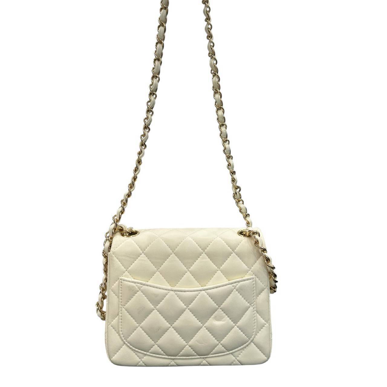 CHANEL シャネル マトラッセ ホワイト ラムスキン ショルダーバッグ レディース AB