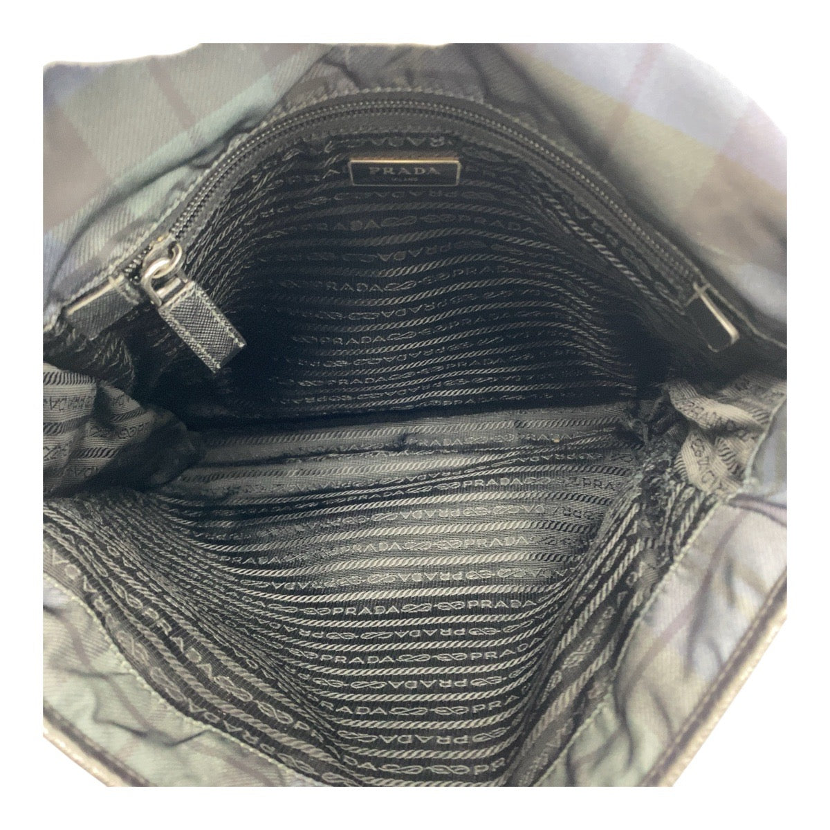 20291
PRADA プラダ テスート 三角ロゴプレート チェック柄 緑 青 黒 シルバー金具 ナイロン ショルダーバッグ メッセンジャーバッグ メンズ A56