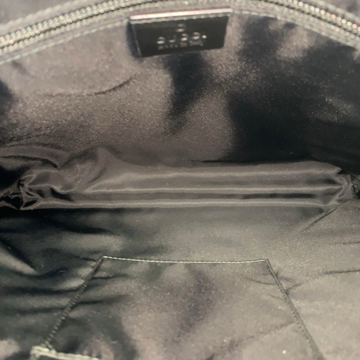 23171
GUCCI グッチ ブラック 黒 ガンメタ金具 GGスプリームキャンバス / レザー 322279 ショルダーバッグ メッセンジャーバッグ メンズ ABP56