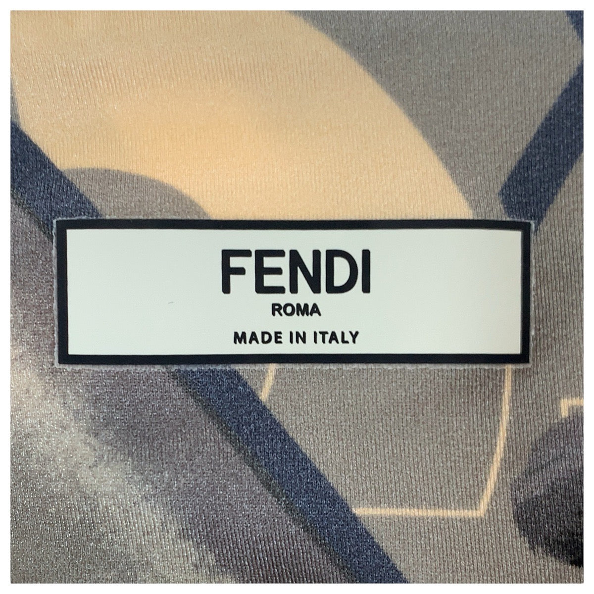 23220
FENDI フェンディ スポーツウェア カーキ ポリエステル ボトムス レギンス 長ズボン レディース A21