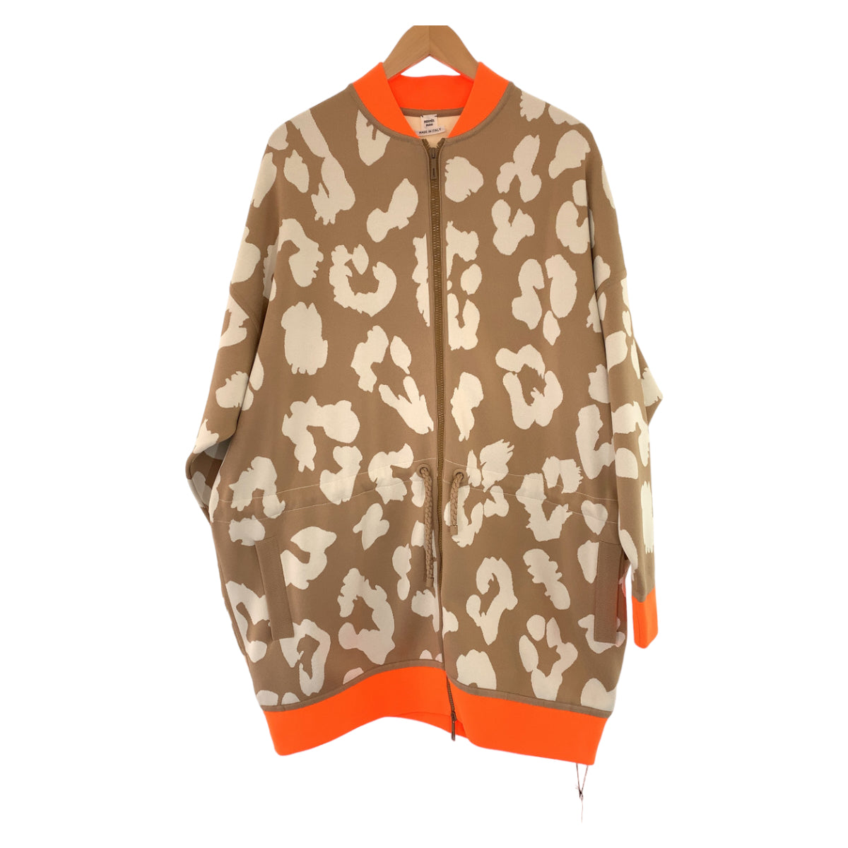 23976
HERMES エルメス ツイルレーヌ レオパード柄 サイズ34 タグ付き ベージュ オレンジ シルク / ポリエステル 2H2816DR ジャケット カーディガン ジャージ レディース N300