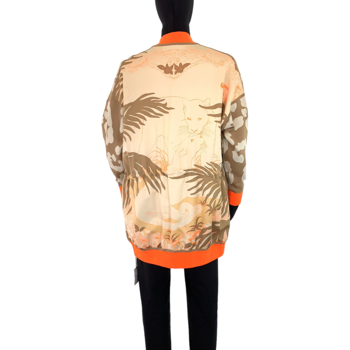 23976
HERMES エルメス ツイルレーヌ レオパード柄 サイズ34 タグ付き ベージュ オレンジ シルク / ポリエステル 2H2816DR ジャケット カーディガン ジャージ レディース N300