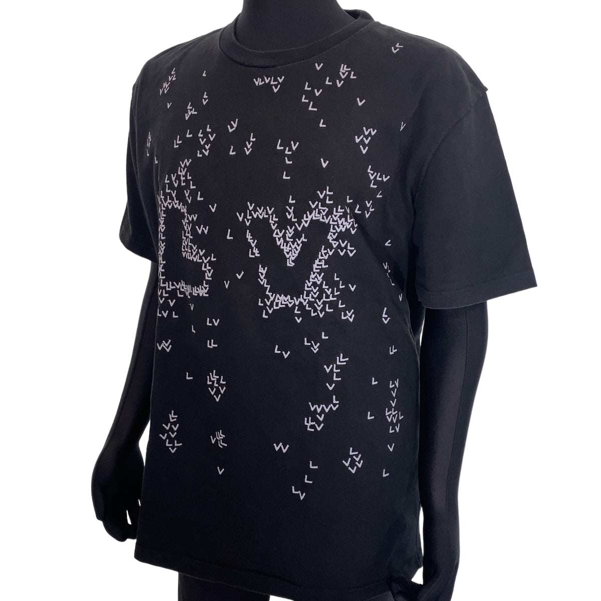 B-108
LOUIS VUITTON ルイヴィトン スプレッドエンブロイダリー ブラック 黒 ホワイト 白 コットン 1AA53Z 半袖 Ｔシャツ カットソー  メンズ