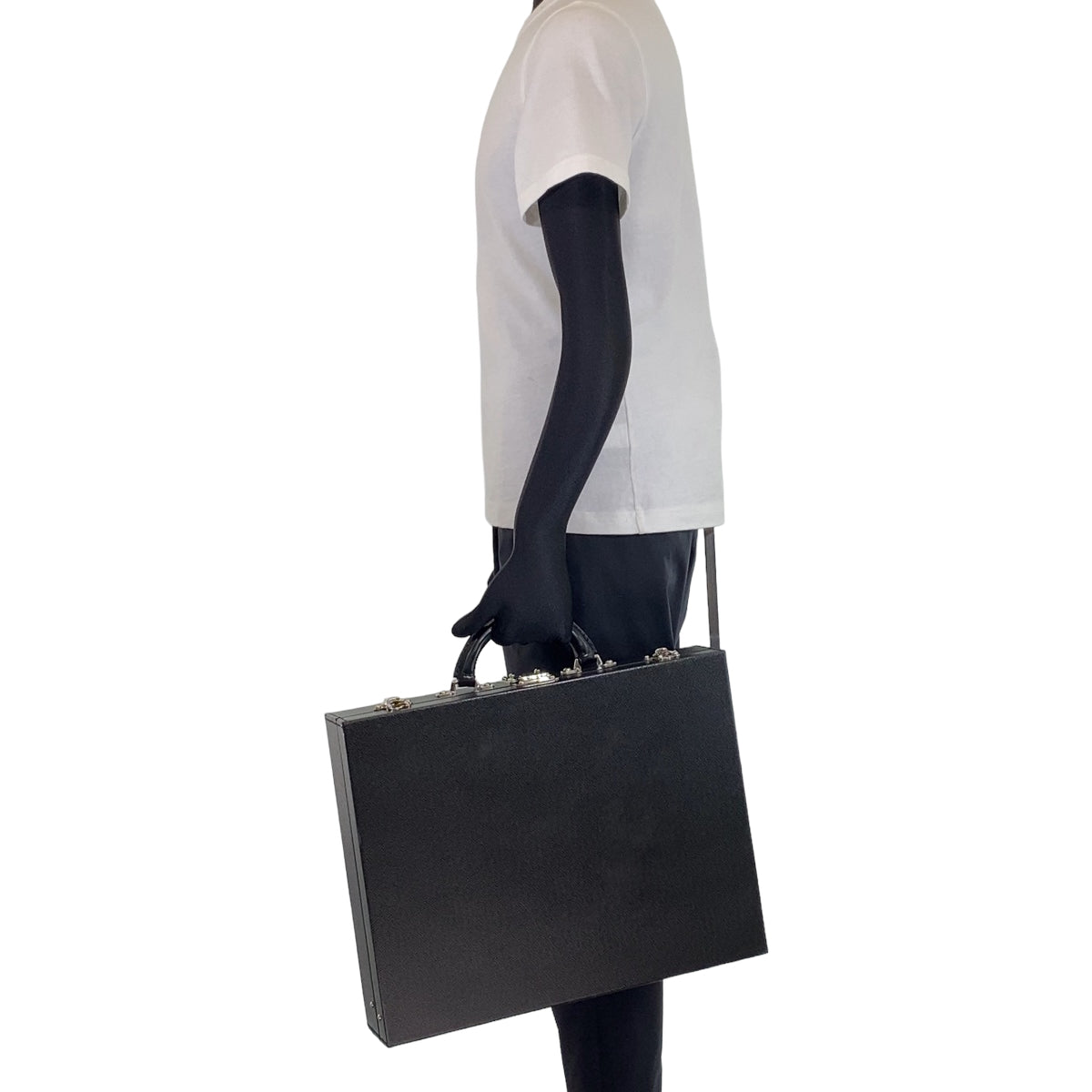H-0153
LOUIS VUITTON ルイヴィトン タイガ ディプロマット ブラック 黒 シルバー金具 タイガ M30012 ビジネスバッグ ブリーフケース  メンズ