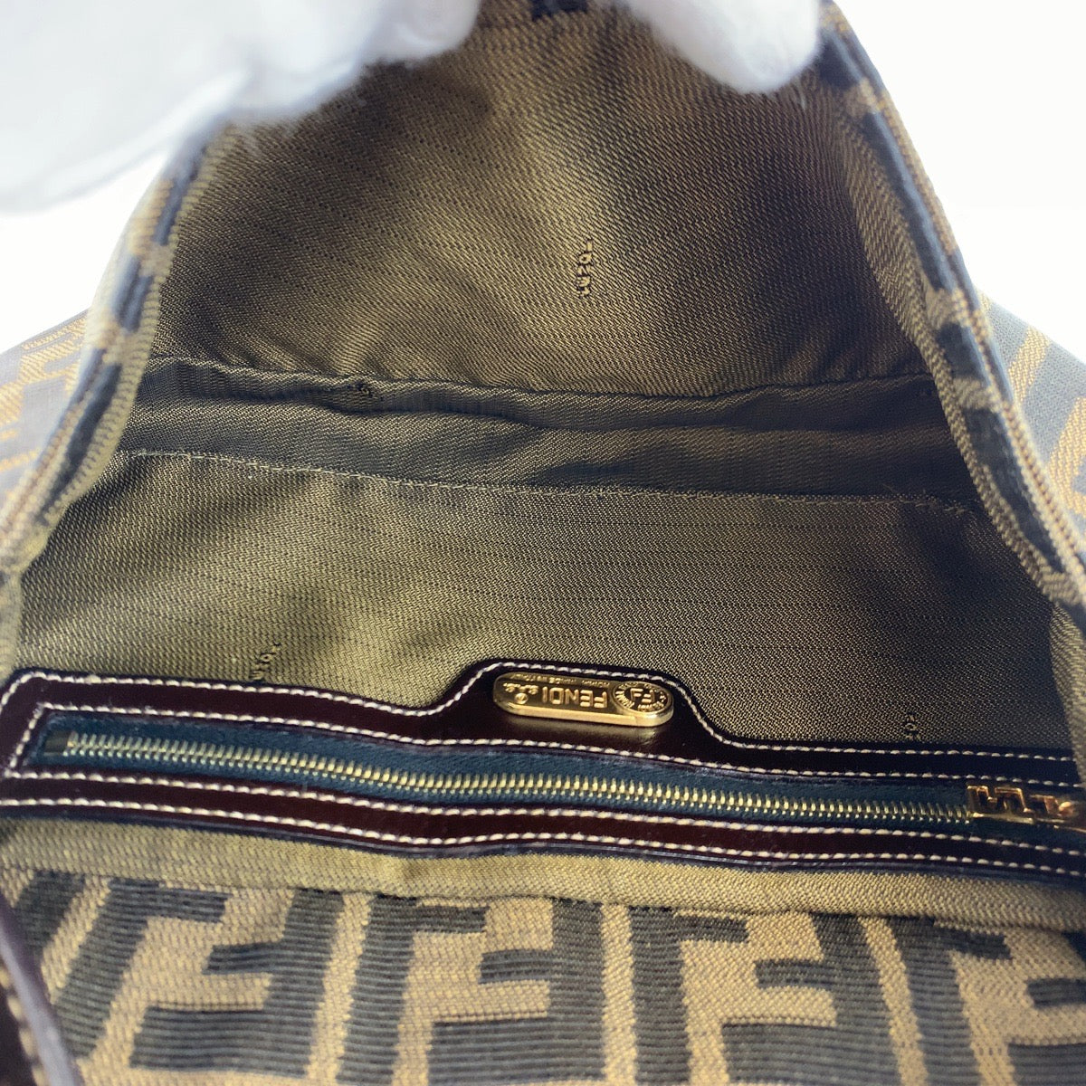 H-0392
FENDI フェンディ ズッカ マンマバケット ブラウン 茶 ゴールド金具 キャンバス 2348-26424 ハンドバッグ アクセサリーポーチ  レディース