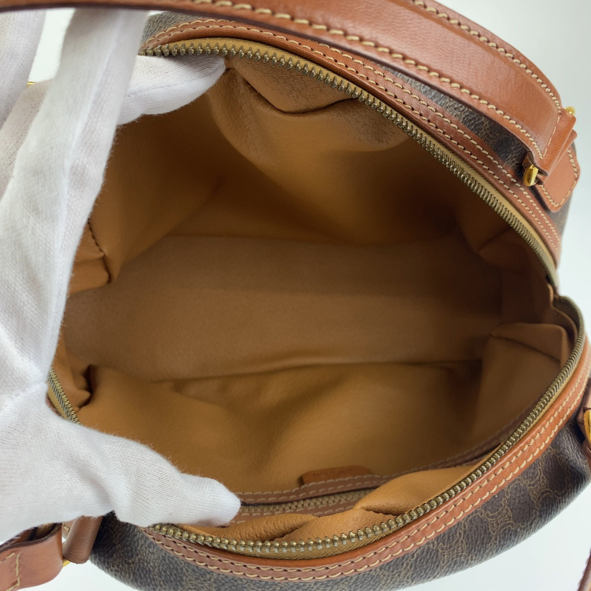 H-0409
CELINE セリーヌ マカダム ブラウン 茶 ベージュ ゴールド金具 PVC ハンドバッグ トートバッグ  レディース
