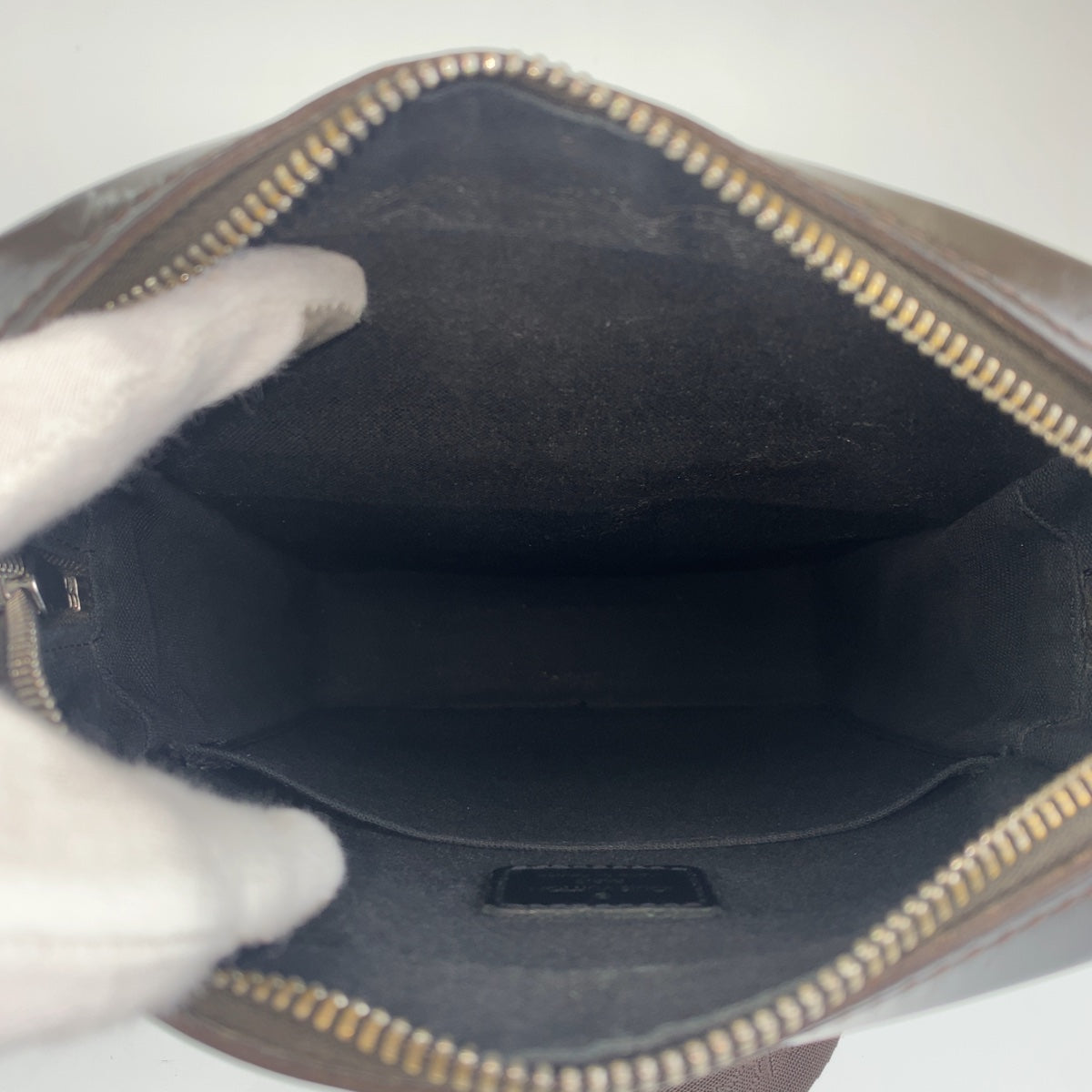 C-098
LOUIS VUITTON ルイヴィトン モノグラム ボビー ブラウン 茶 シルバー金具 モノグラムグラセレザー M46520 ショルダーバッグ 斜め掛けバッグ  メンズ