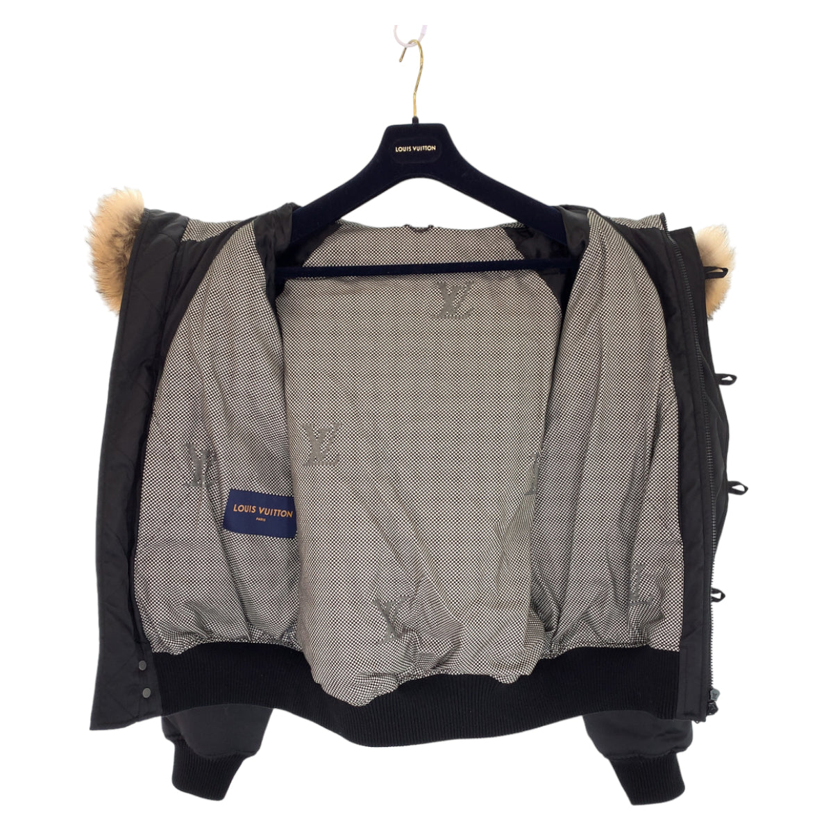 H-0446
LOUIS VUITTON ルイヴィトン 20AW LV × NIGO コラボ サイズ46 ブラック 黒 ポリエステル / コットン / フィンラクーン HJB02ERSL ダウンジャケット 中綿ジャンパー ファー取り外し可  メンズ