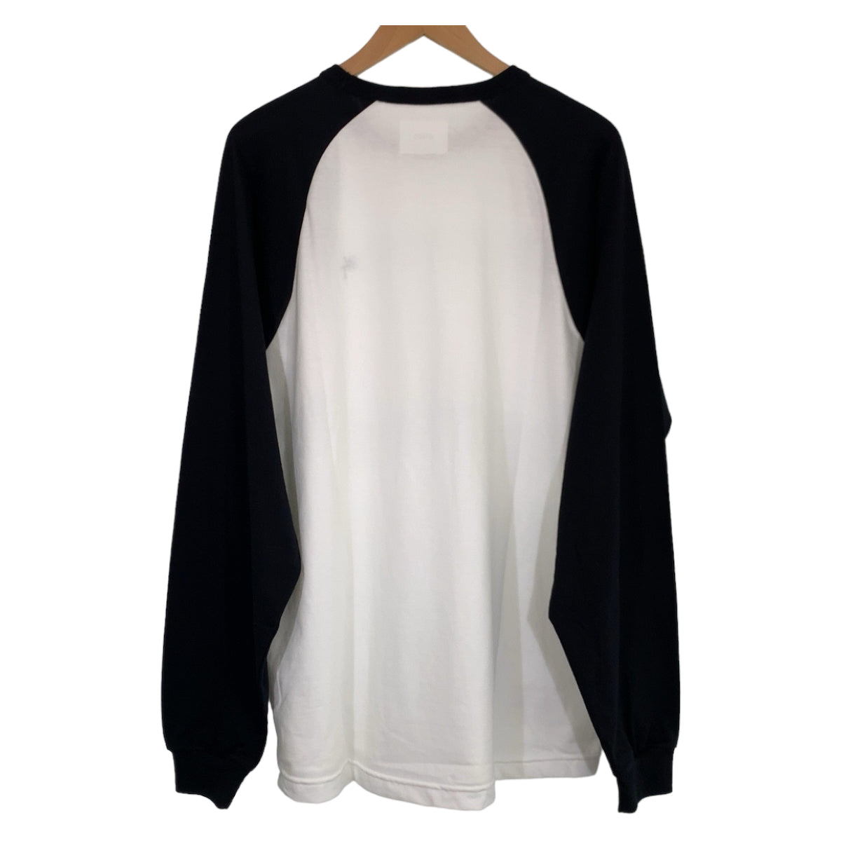 WTAPS ダブルタップス ラグランロングスリーブTシャツ サイズX 02 ホワイト 白 ブラック 黒 コットン / ポリエステル 231ATBT-CSM19 長袖Tシャツ トップス  メンズ