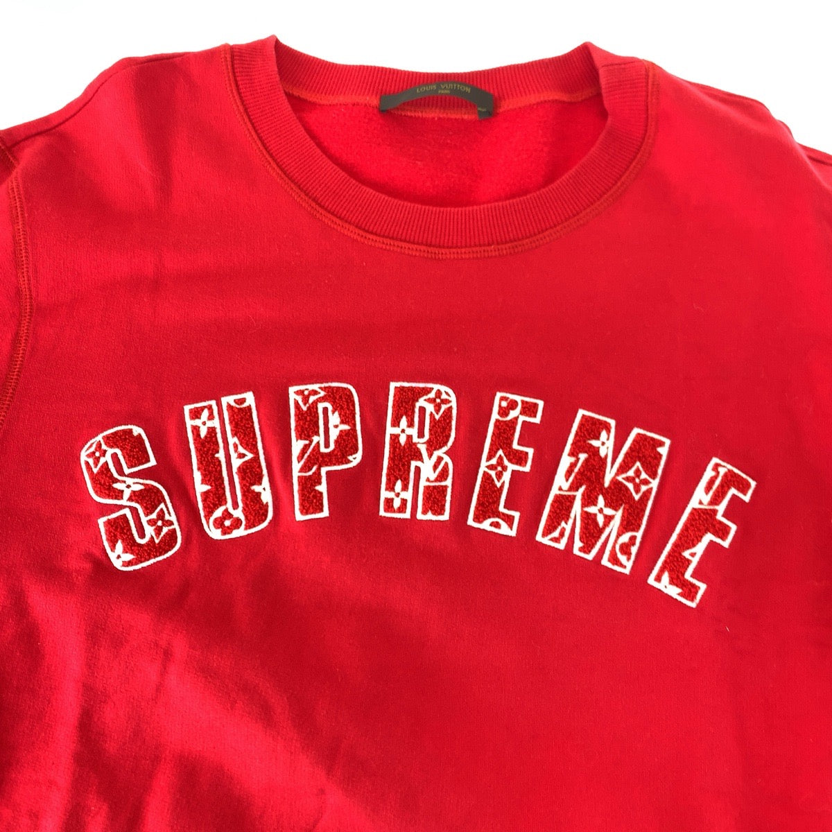 H-0472
LOUIS VUITTON ルイヴィトン 17AW LV × Supreme コラボ ロゴアーチ サイズXXL レッド 赤 コットン RM172 JIU HDY93W スウェット ロゴアーチ  メンズ