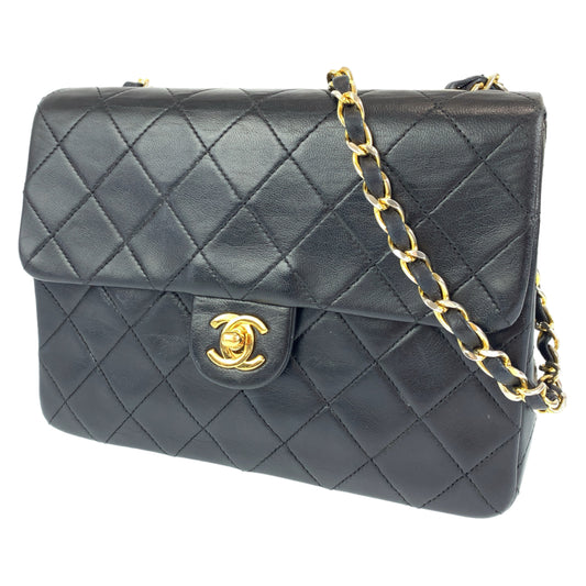 CHANEL シャネル マトラッセ ココマーク ターンロック ブラック 黒 ゴールド金具 ラムスキン チェーンショルダーバッグ 斜め掛け  レディース